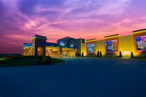 hotels near presque isle casino erie pa  Guests may stay overnight at three connected hotels or at several nearby partner